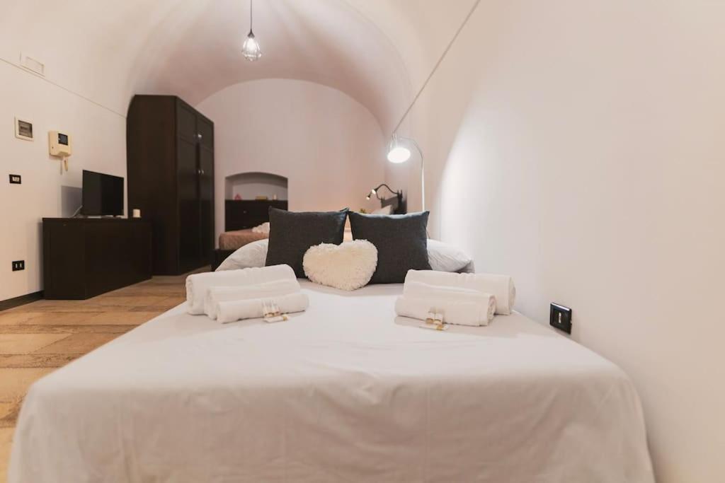 Trani -Suite ❉Marmor - Elegante Casa Storica ❉ Экстерьер фото